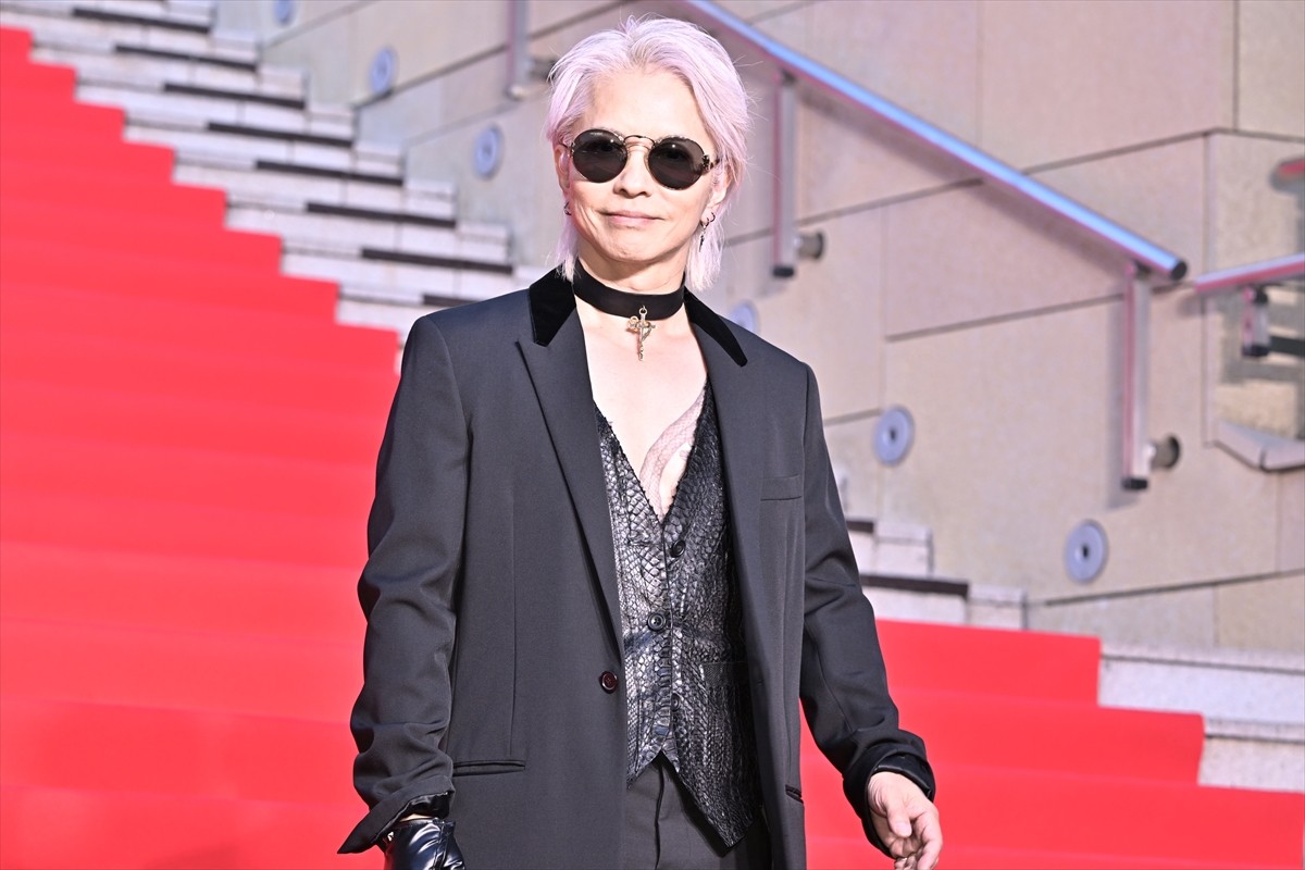YOSHIKI、ハリウッドに名を刻む初の日本人に　HYDEとともに六本木に登場