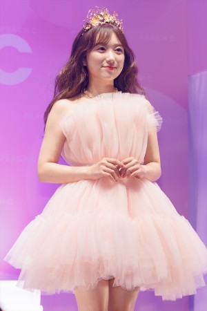 矢吹奈子、韓国コスメブランド「PEACH C」日本本格上陸記念イベントに登場