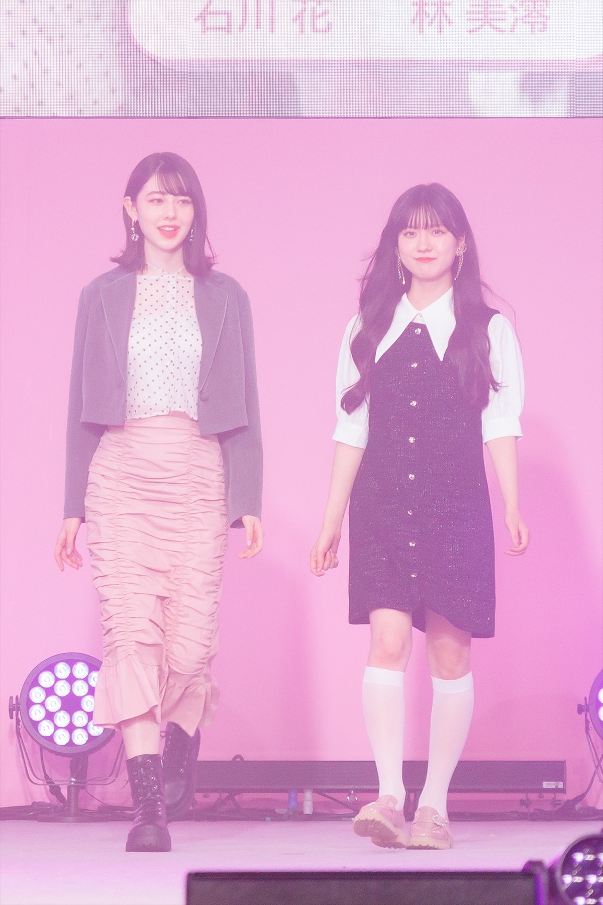 乃木坂46・久保史緒里＆日向坂46・小坂菜緒がランウェイに登場「最高の夏の思い出を作りたい」