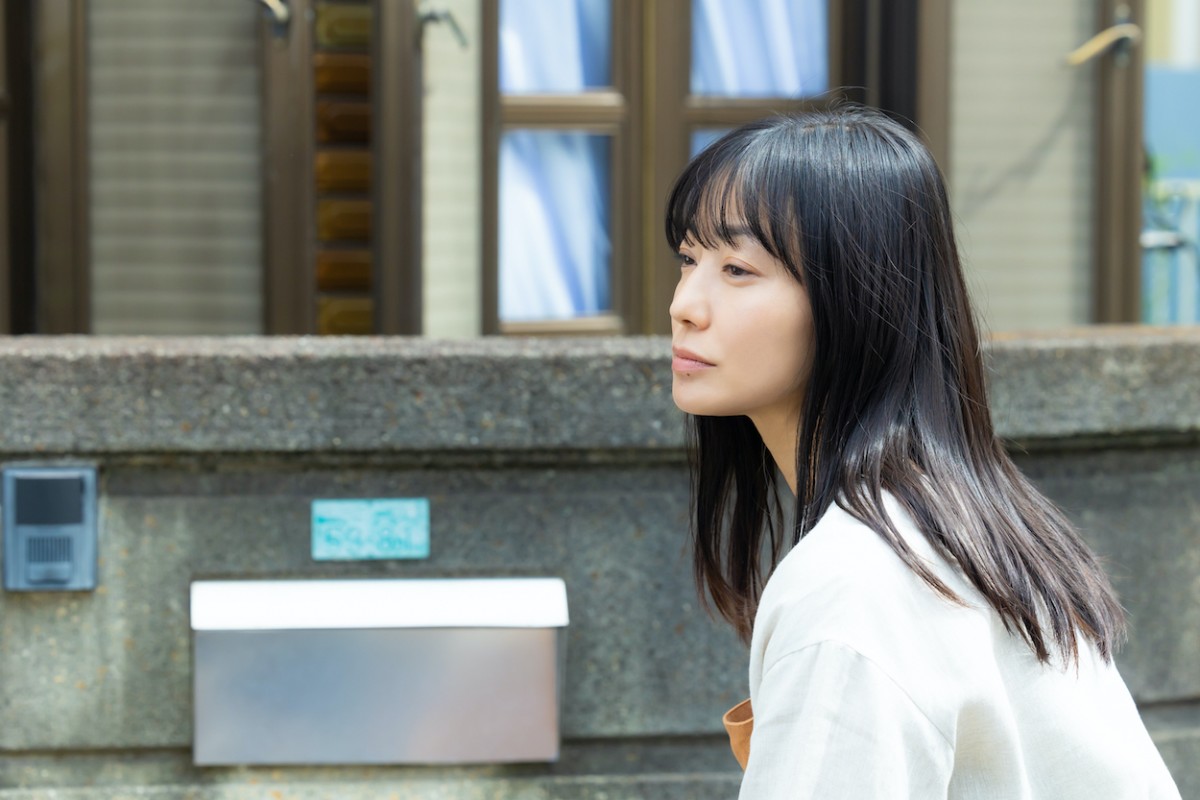 菅野美穂、タフで明るく平凡な主婦ヒロインを熱演『ゆりあ先生の赤い糸』今夜スタート