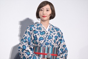 武田玲奈、映画『唄う六人の女』完成披露上映会 舞台挨拶に登場