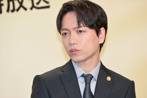 山崎育三郎、ドラマ8『ハイエナ』記者会見に登場