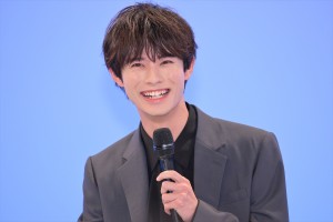 前田拳太郎、月10ドラマ『トクメイ！警視庁特別会計係』制作発表に登場
