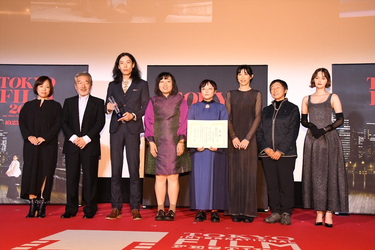第36回東京国際映画祭コンペティション、5月に急逝したペマ・ツェテン監督の『雪豹』がグランプリ！