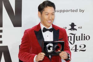 吉田正尚、「GQ MEN OF THE YEAR 2023」フォトコールに登場