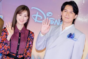 映画『ウィッシュ』ジャパンプレミアイベントに登場した生田絵梨花、福山雅治