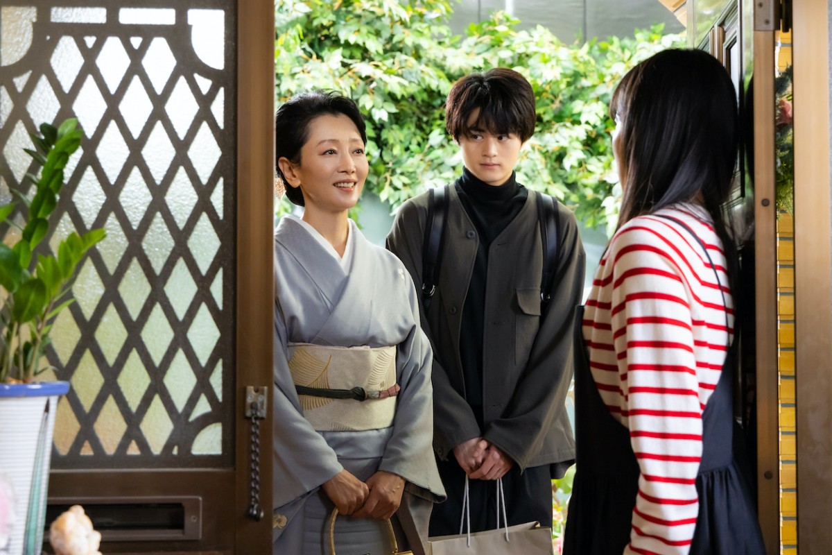 『ゆりあ先生の赤い糸』第4話　“ゆりあ”菅野美穂、夫の彼女“みちる”松岡茉優から突然抱きつかれる