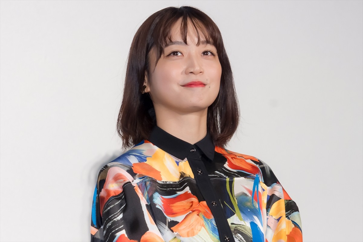 深川麻衣、アイドルから女優へキャリアチェンジ時の葛藤を明かす「すごく恥ずかしくて」