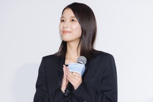 芳根京子、映画『カラオケ行こ！』完成披露試写会に登場