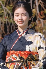 小芝風花、「オスカープロモーション 2024年新春 晴れ着撮影会」に登場