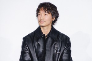 綾野剛、映画『カラオケ行こ！』完成披露試写会に登場