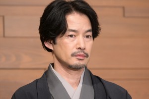 竹野内豊、『義母と娘のブルースFINAL 2024年謹賀新年スペシャル』制作発表会見に登場