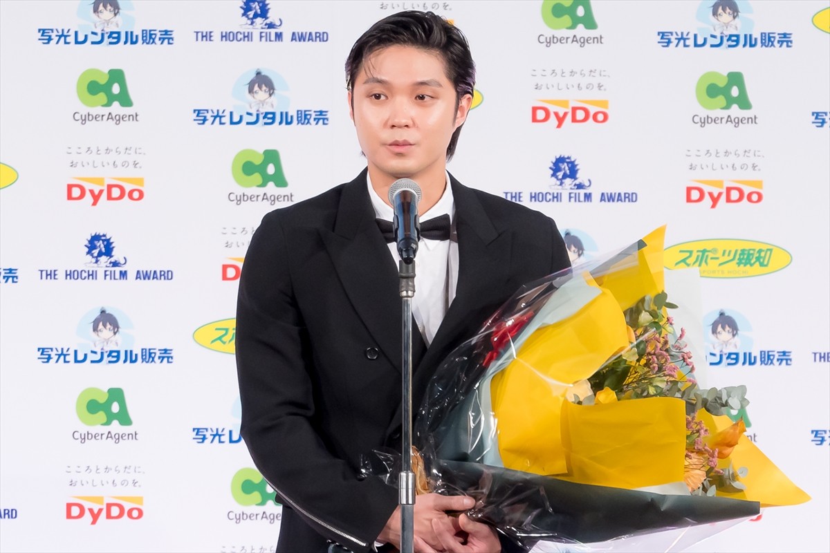 綾瀬はるか、報知映画賞主演女優賞を受賞「この賞を胸に励んでいきたい」