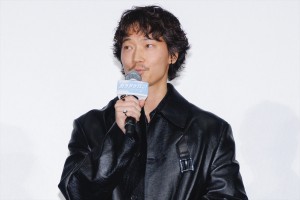 綾野剛、映画『カラオケ行こ！』完成披露試写会に登場