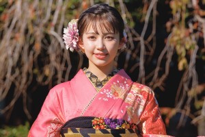 ギュナイ滝美、「オスカープロモーション 2024年新春 晴れ着撮影会」に登場