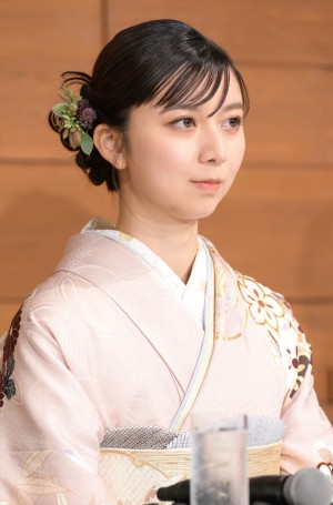 上白石萌歌、『義母と娘のブルースFINAL 2024年謹賀新年スペシャル』制作発表会見に登場