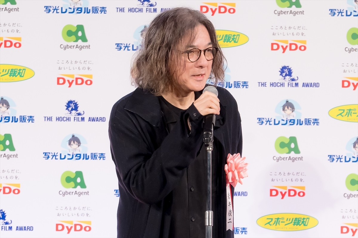 横浜流星、報知映画賞主演男優賞受賞　佐藤浩市が祝福に駆けつける