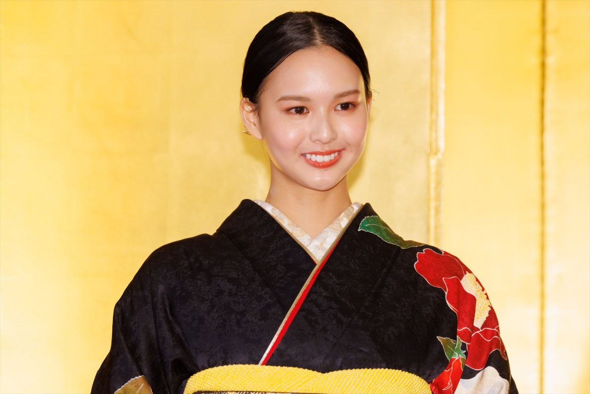 河野景子の次女・白河れい、芸能界デビュー　目標は「海外で活躍できる女優」