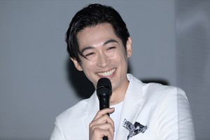 ディーン・フジオカ、ドラマ『星降る夜に』制作発表記者会見に登場