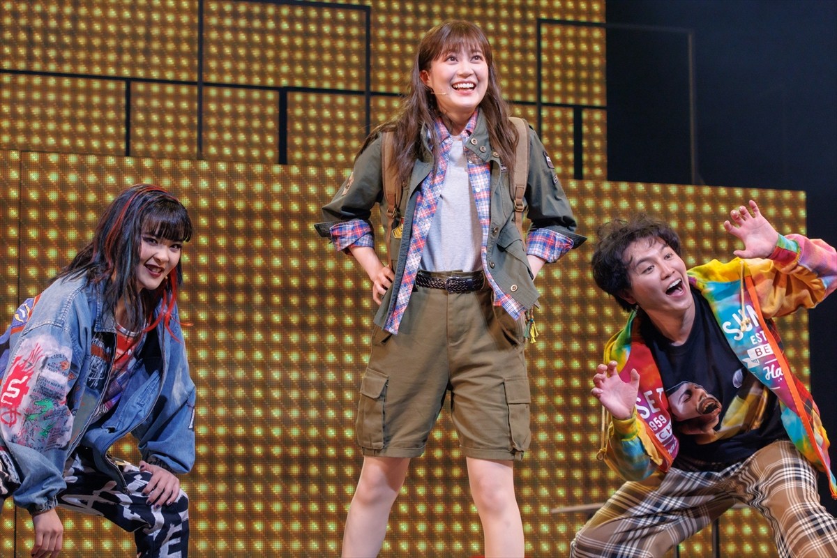 生田絵梨花、“親友”役・田村芽実と和気あいあい「気付くと触ってたり」