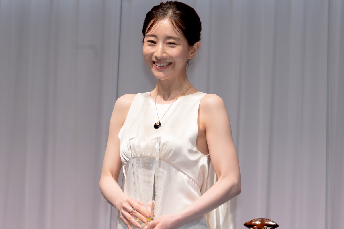 ラウール、白コーデで登場　ジュエリーベストドレッサー賞受賞「めっちゃうれしいです」　