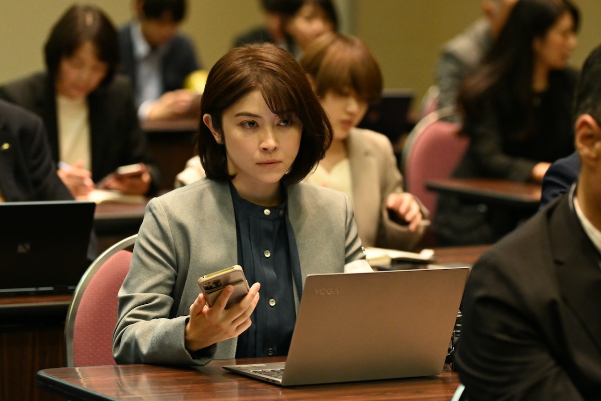 『罠の戦争』草なぎ剛、月曜22時に帰還　熱演に称賛続々「心持ってかれる」