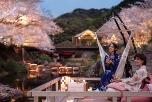 界 長門で“川床テラスの夜桜花見”開催へ！　1日2組限定の貸切り空間