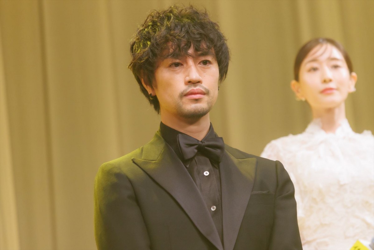 竹野内豊、撮影直前の“籠城”を西野七瀬が暴露「何秒間か立てこもられた」