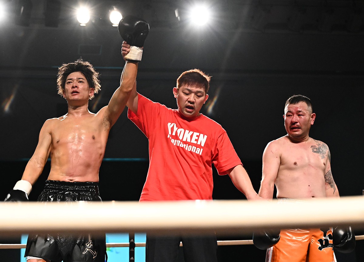 高岡蒼佑、格闘技デビュー2戦目も勝利　4度のダウンを奪い判定