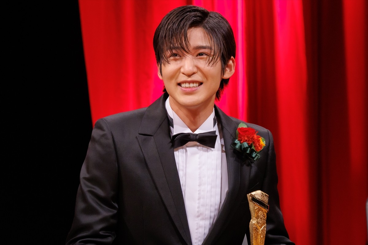 目黒蓮、「2022年第96回キネマ旬報ベスト・テン」発表&表彰式に登場