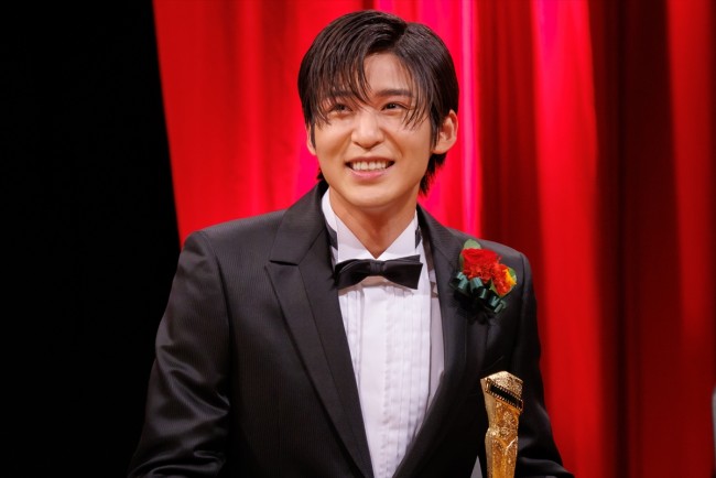 目黒蓮、「2022年第96回キネマ旬報ベスト・テン」発表&表彰式に登場