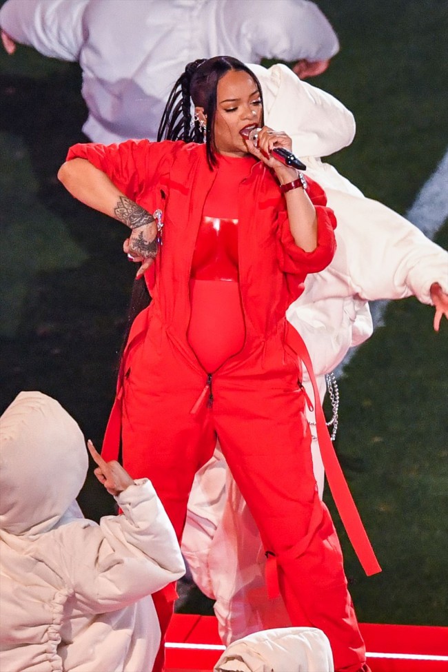 リアーナ、Rihanna　the halftime show the NFL Super Bowl　Feb 12， 2023