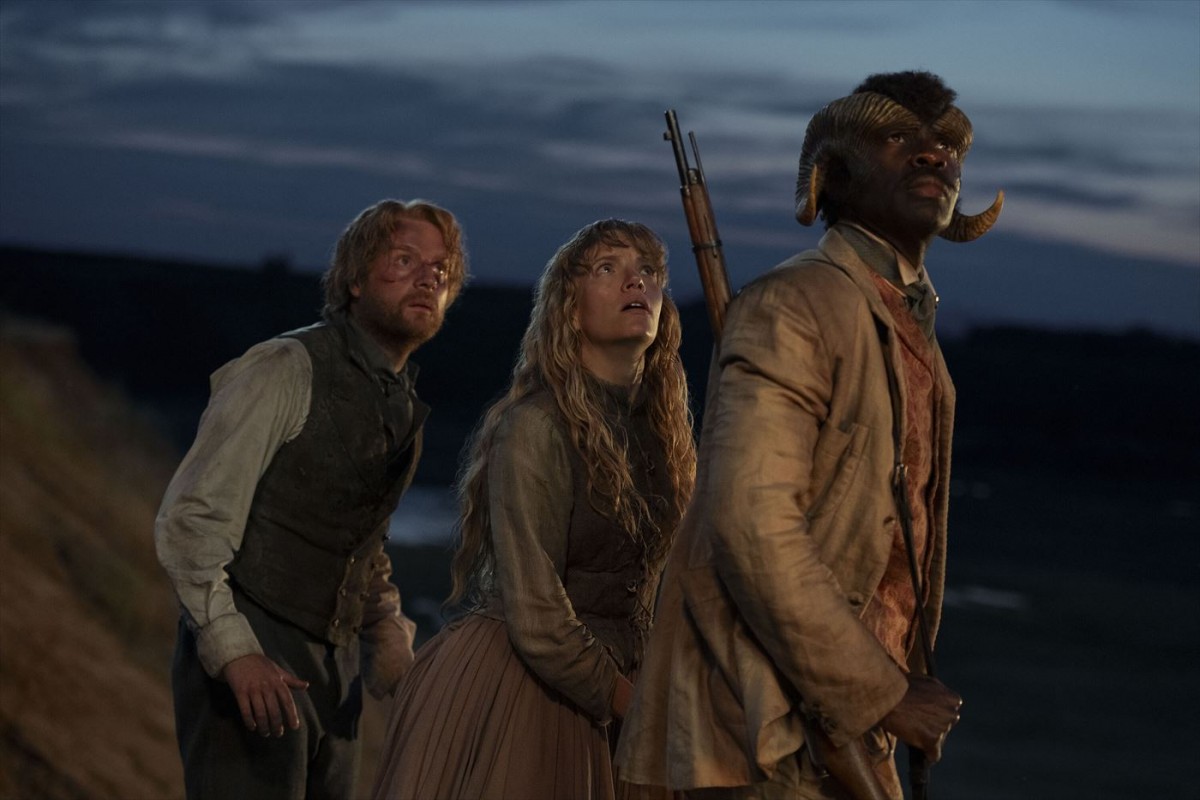 オーランド・ブルーム、カーラ・デルヴィーニュ主演『カーニバル・ロウ』最終章配信開始　場面写真一挙解禁