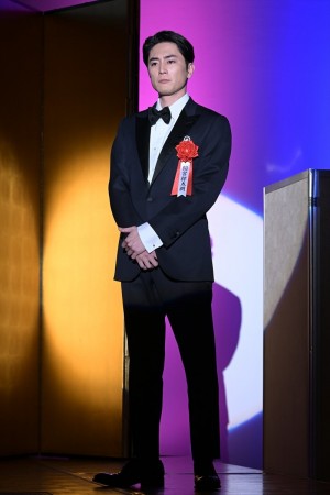 間宮祥太朗、2023年 エランドール賞 授賞式に登場
