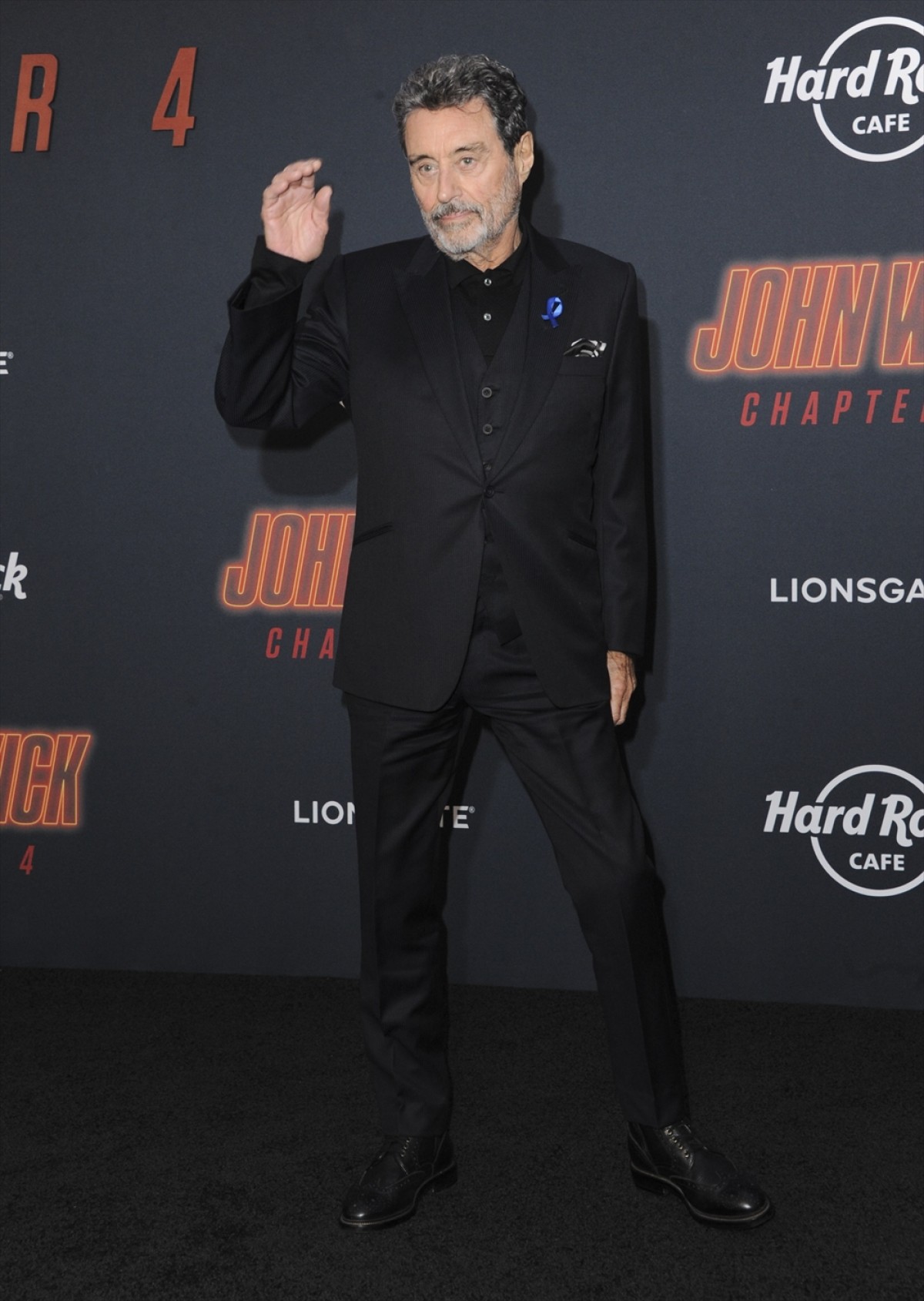 『ジョン・ウィック』プレミアでランス・レディックさんを偲ぶブルーリボン　真田広之も登場