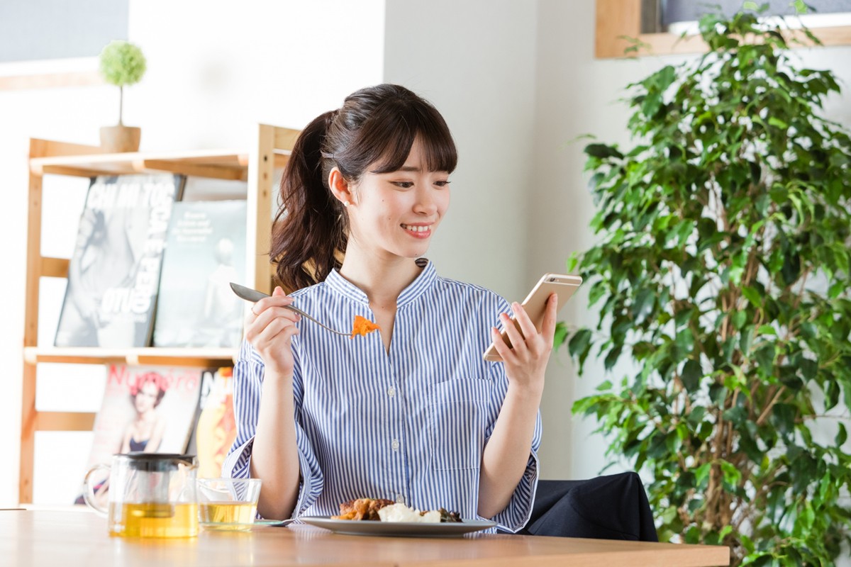 平日ランチ「自分ひとり」で食べるが6割　予算は“500円未満”が過半数【昼食に関する調査】