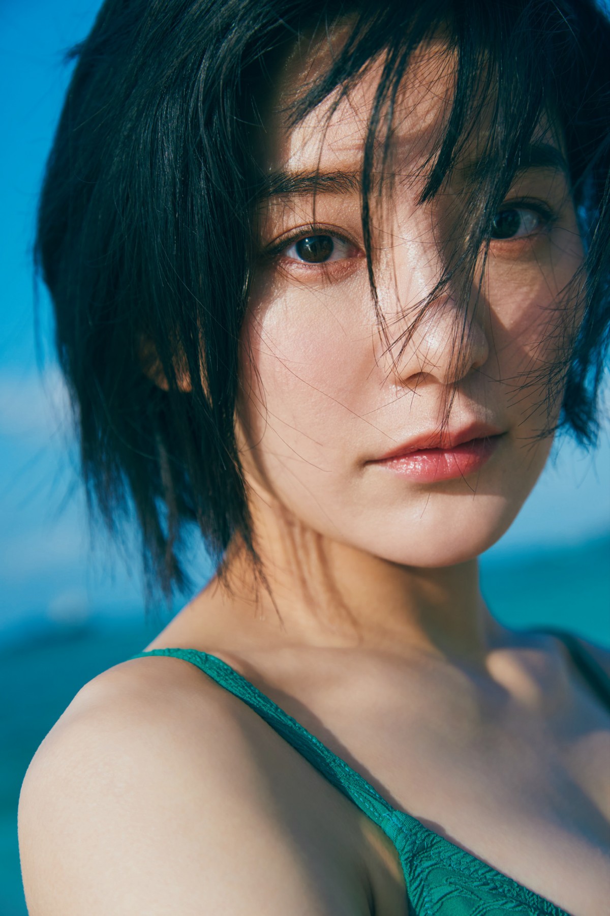 『ドンブラザーズ』新田桃子26歳、“お宝水着ショット”公開