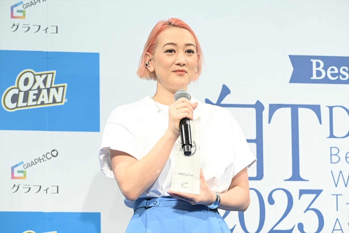 SHELLY、第3子出産後初のイベント登場　杉⾕拳⼠と共にWBC・侍ジャパンにエール