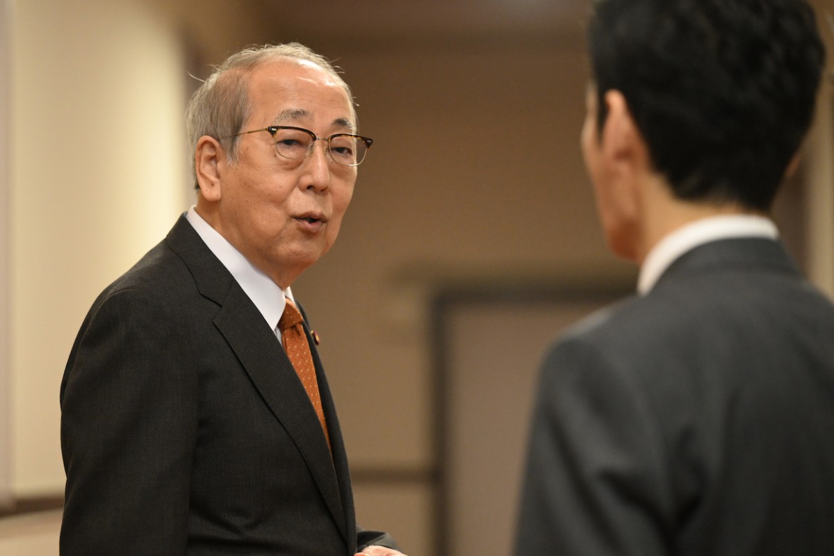 『罠の戦争』第9話　永田町に激震　“鷲津”草なぎ剛、打倒“鶴巻”岸部一徳に動く