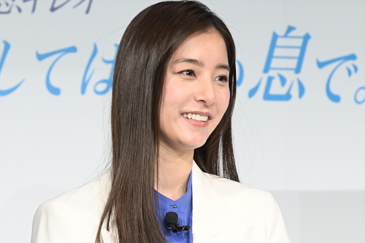 新木優子、爽やか先輩風のワークスタイルで登場　若槻千夏とフレッシャーの悩みに回答