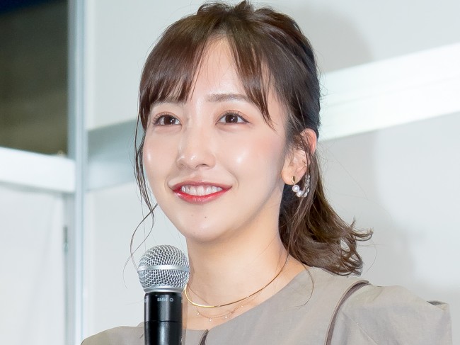 板野友美