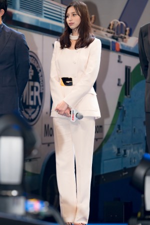 中条あやみ、劇場版『TOKYO MER～走る緊急救命室～』完成披露試写会に登場