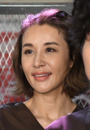 鈴木紗理奈、ドラマ『Dr.チョコレート』制作発表記者会見に登場