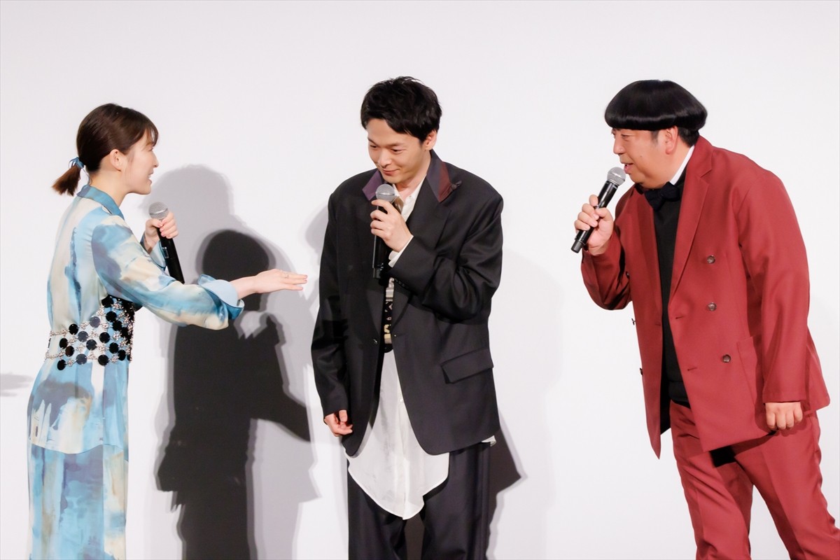中村倫也、結婚後初の公の場　日村勇紀が共演者の反応明かす「一気にグループLINEが動いた」