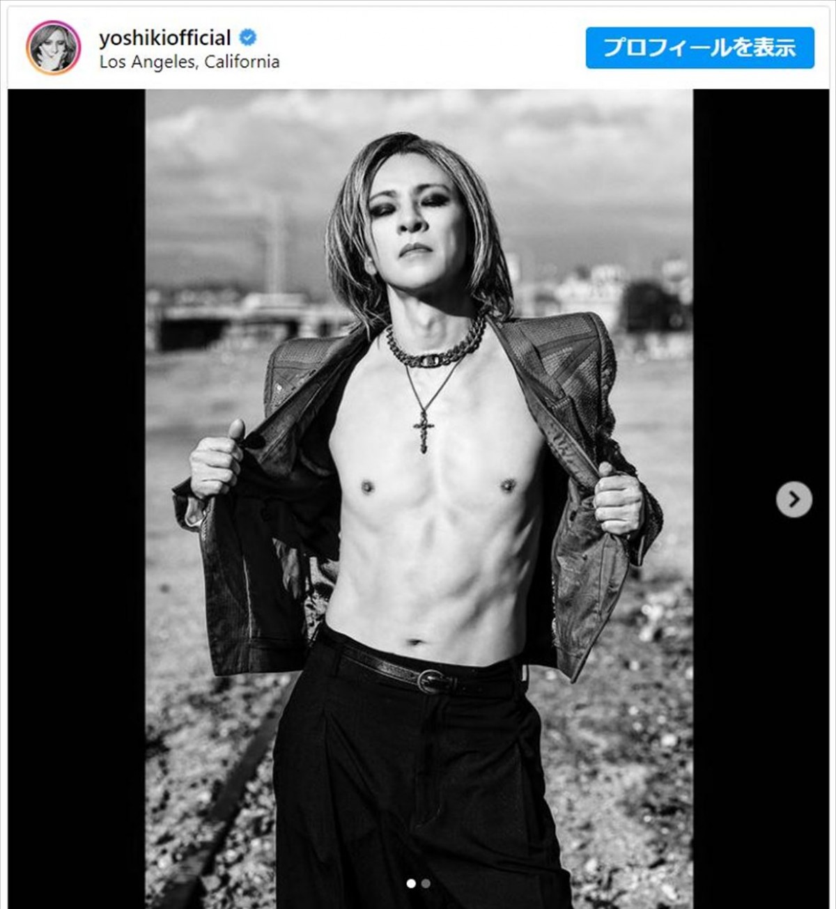 YOSHIKI、鍛え上げられた美腹筋に反響「元気出ました」「無駄なお肉がない！」