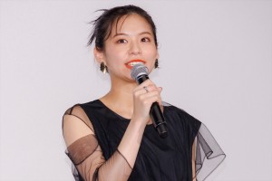永瀬莉子、映画『君は放課後インソムニア』完成披露上映会に登場