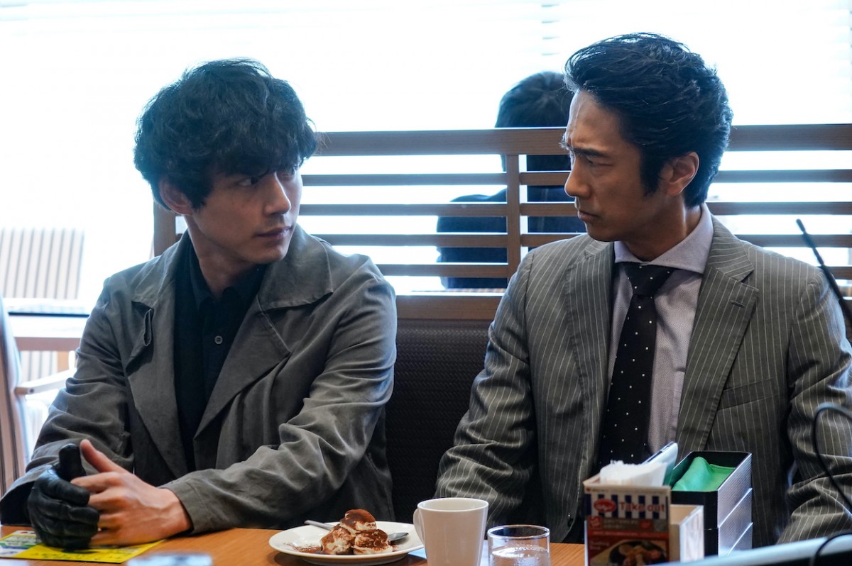 『Dr.チョコレート』“Teacher”坂口健太郎＆“奥泉”西野七瀬「しっくりきてない？」ネットも共感「めちゃお似合い」