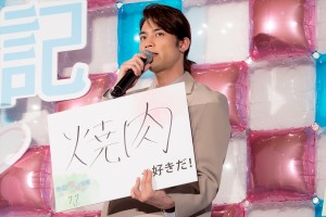 板垣瑞生、映画『交換ウソ日記』完成披露試写会に登場