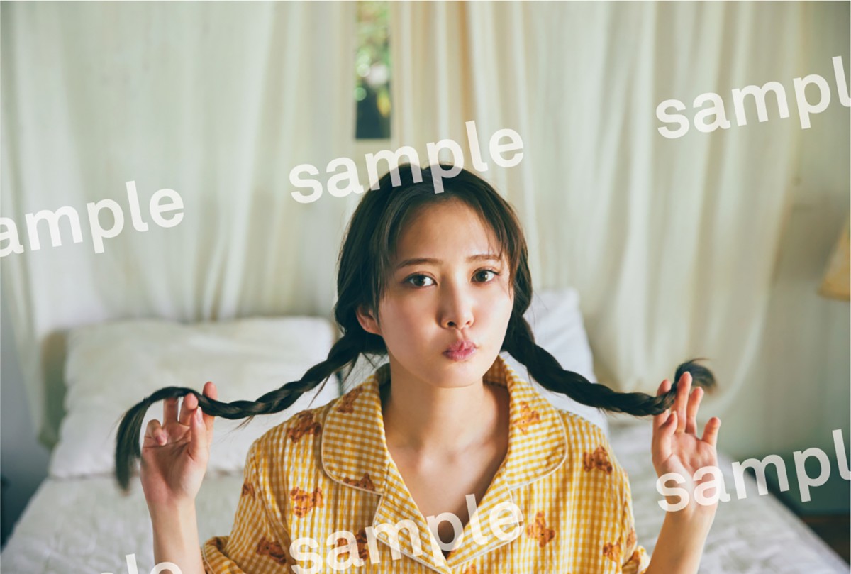 日向坂46・加藤史帆1st写真集、書店限定特典ポストカード17種公開　すべて未掲載カット