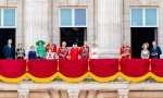 バルコニーに集まったロイヤルファミリーのメンバーたち　トゥルーピング・ザ・カラーにて